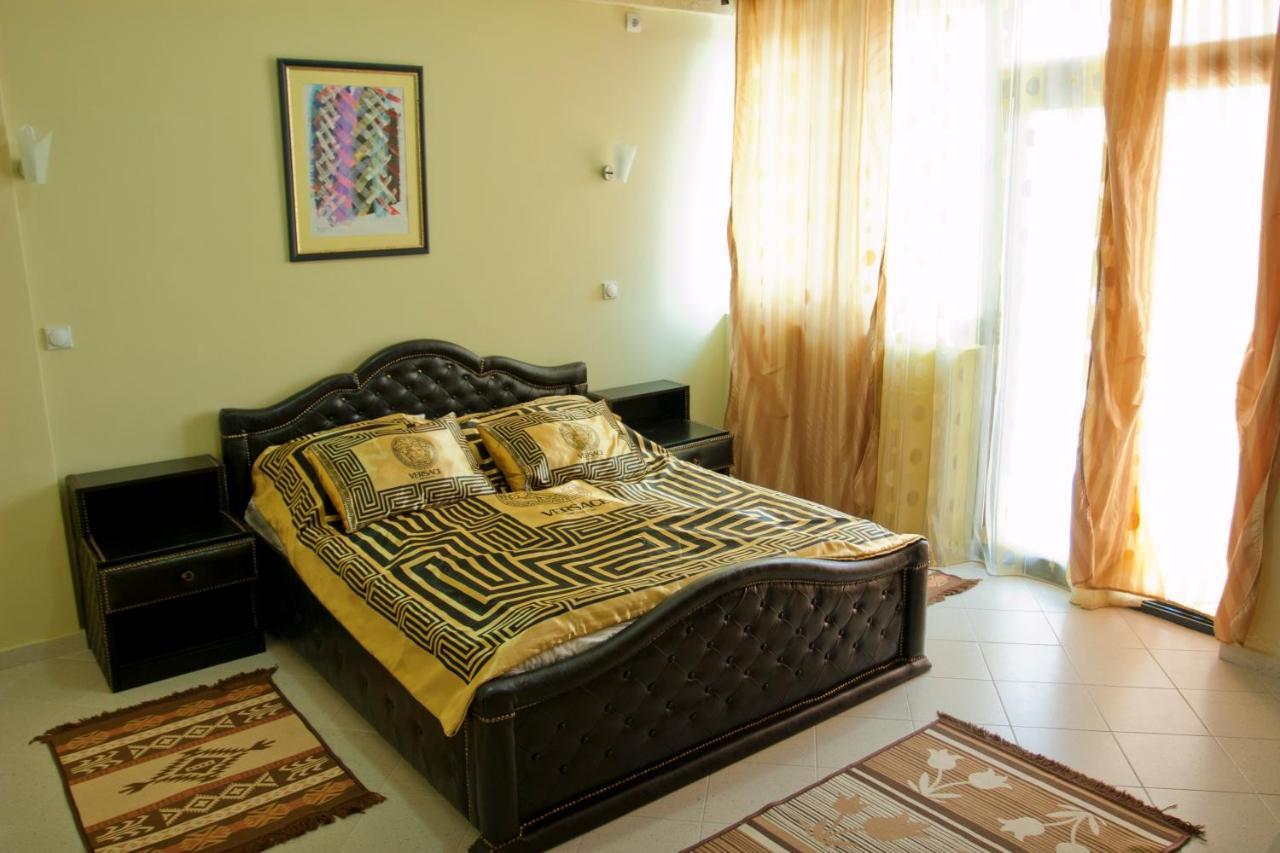 Apartmani Aida Ulcinj Exterior photo