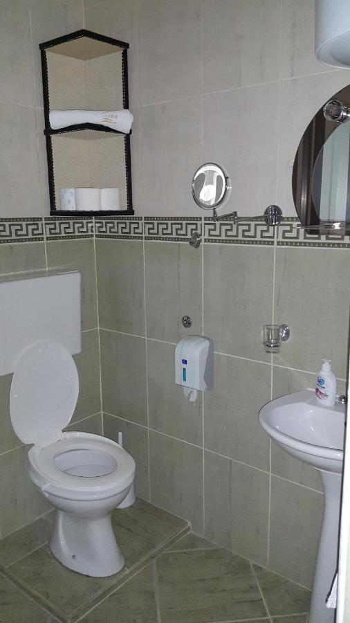 Apartmani Aida Ulcinj Exterior photo